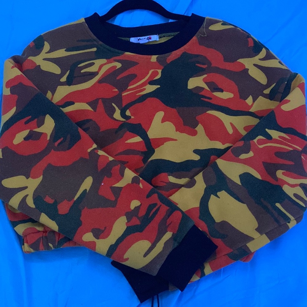 Cropped camp sweater